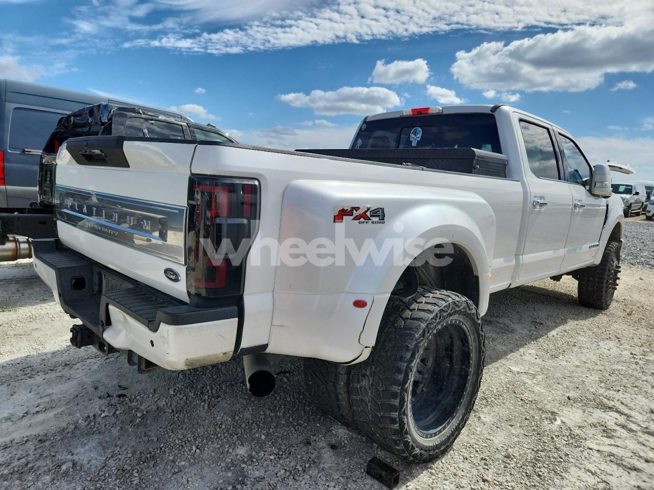 Photo 3 of 2017 FORD F350 SUPER DUTY (VIN 1FT8W3DT5HEE12579)