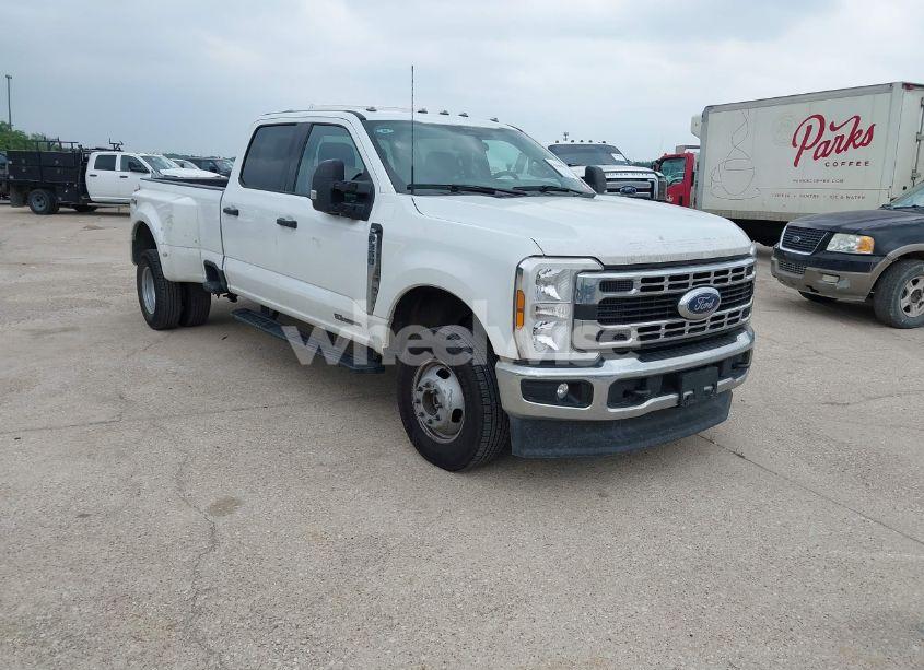 2024 Ford F-350 XLT (VIN 1FT8W3DT5RED84736) main photo