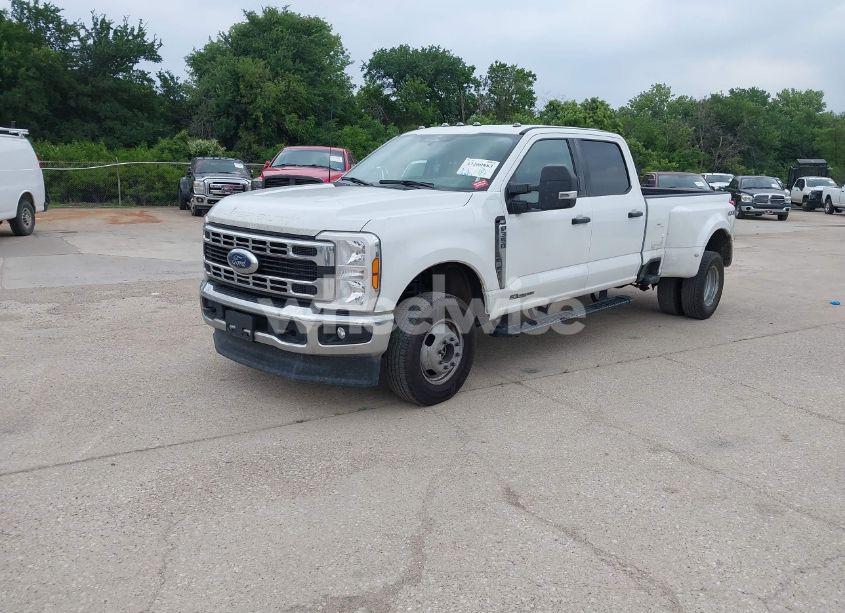 Photo 2 of 2024 Ford F-350 XLT (VIN 1FT8W3DT5RED84736)