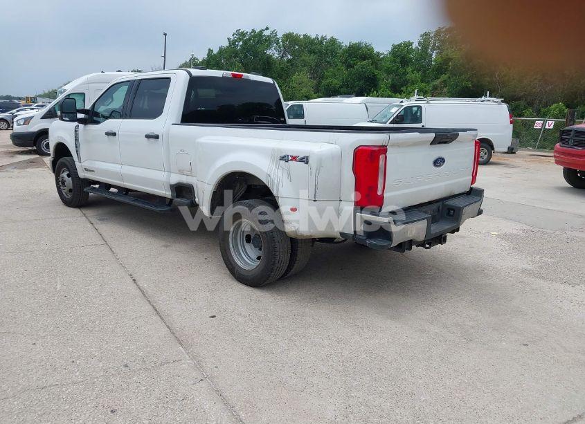 Photo 3 of 2024 Ford F-350 XLT (VIN 1FT8W3DT5RED84736)