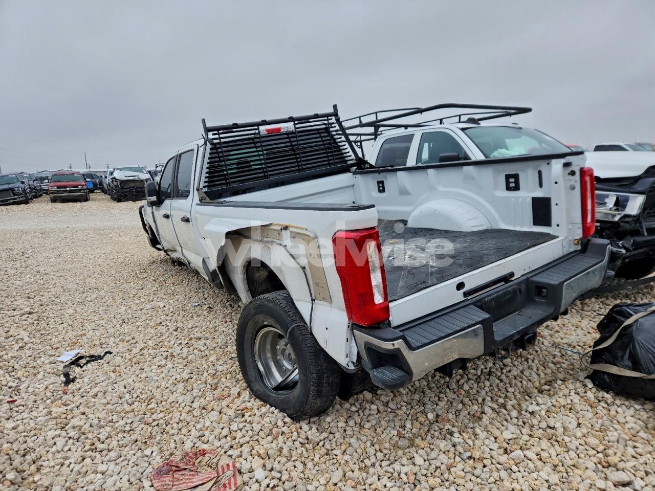 Photo 2 of 2024 FORD F350 SUPER DUTY (VIN 1FT8W3DT6REE65003)