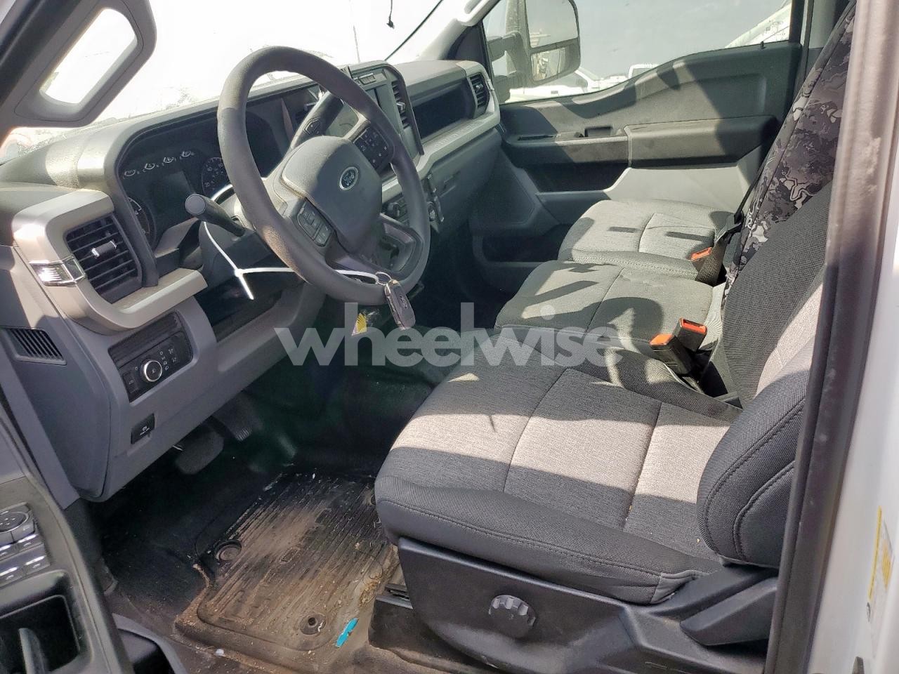 Photo 7 of 2024 FORD F350 SUPER DUTY (VIN 1FT8W3DT6REE65003)