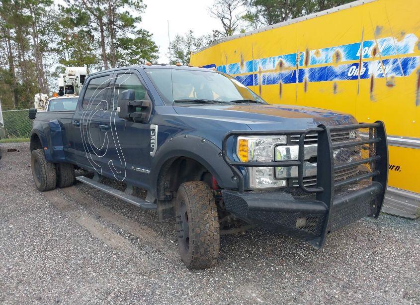 2017 Ford F-350 LARIAT (VIN 1FT8W3DT7HED66026) main photo