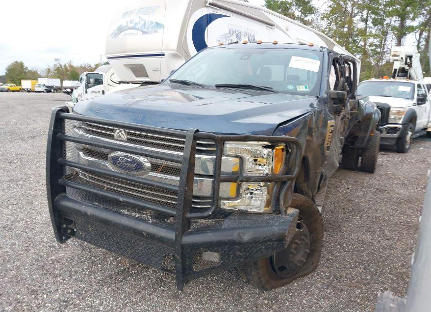 Photo 2 of 2017 Ford F-350 LARIAT (VIN 1FT8W3DT7HED66026)
