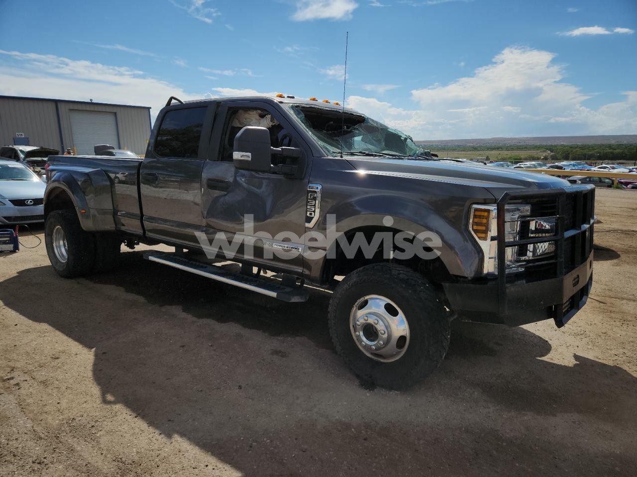 Photo 4 of 2019 FORD SUPER DUTY F-350 W/D (VIN 1FT8W3DT7KEF33766)
