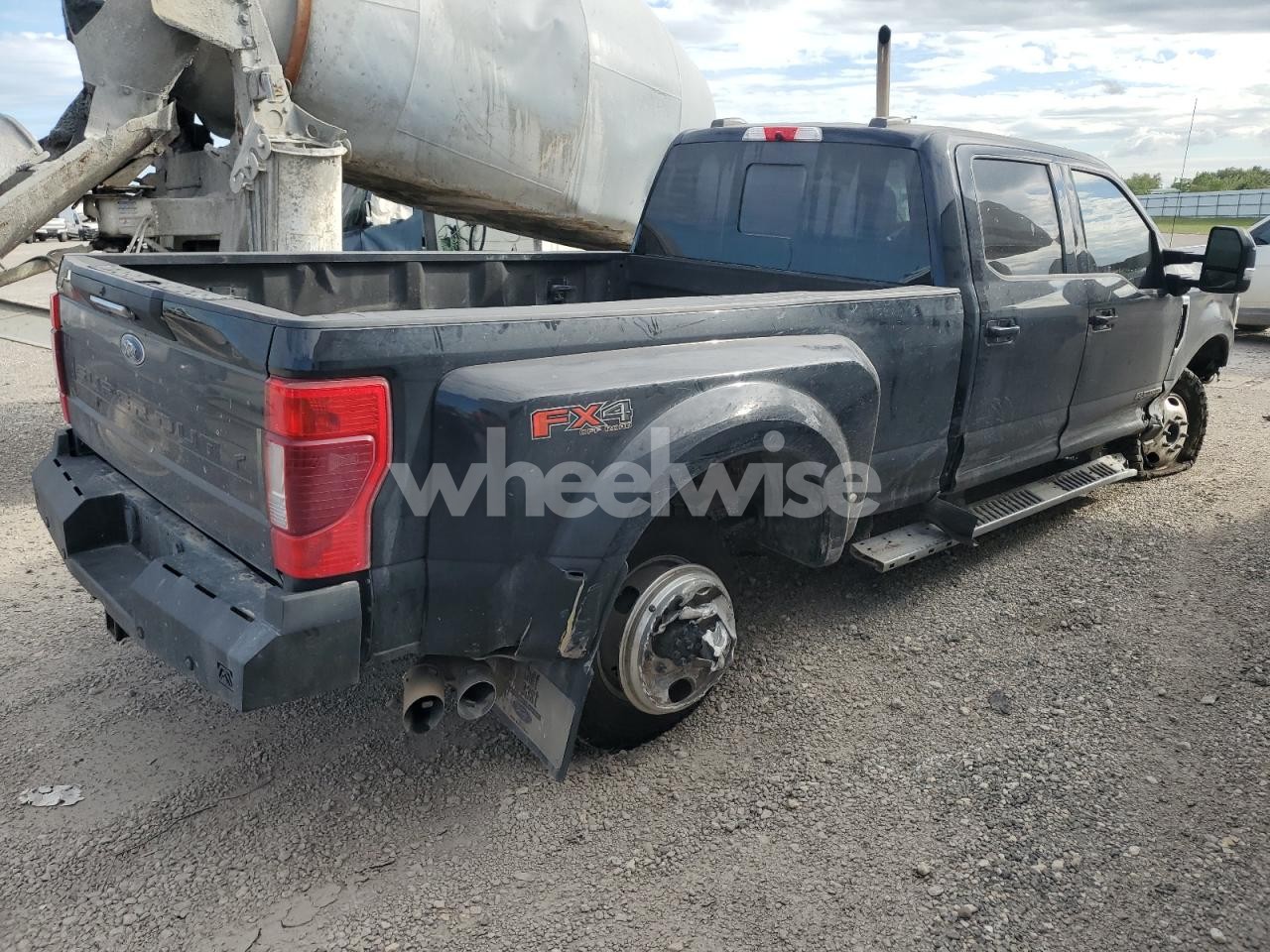 Photo 3 of 2020 FORD F350 SUPER DUTY (VIN 1FT8W3DT7LEE32079)