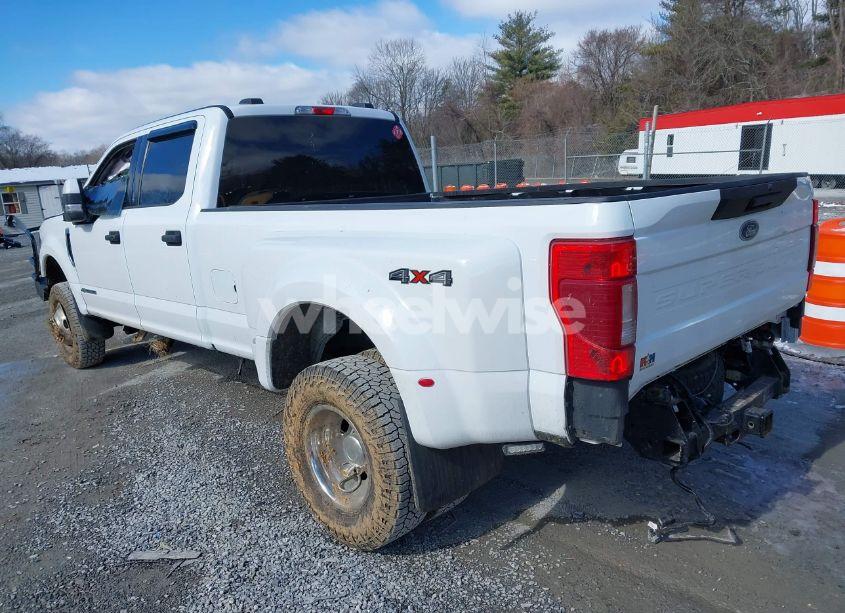 Photo 3 of 2022 Ford F-350 XLT (VIN 1FT8W3DT7NEG27165)