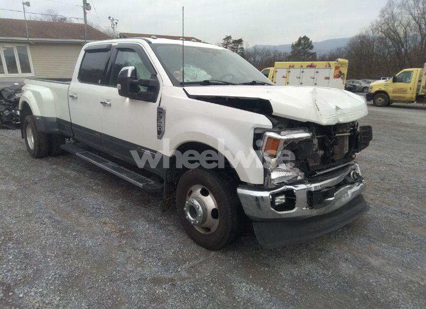 2022 Ford F-350 LARIAT (VIN 1FT8W3DT8NEC08127) main photo