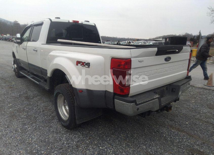 Photo 3 of 2022 Ford F-350 LARIAT (VIN 1FT8W3DT8NEC08127)