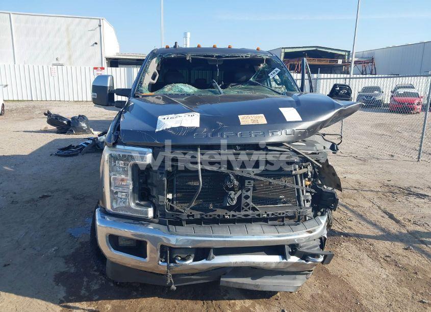 Photo 16 of 2019 Ford F-350 LARIAT (VIN 1FT8W3DT9KEF64792)