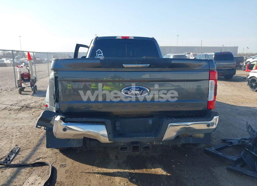 Photo 19 of 2019 Ford F-350 LARIAT (VIN 1FT8W3DT9KEF64792)