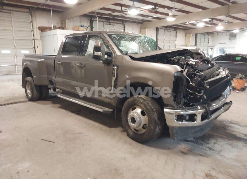 2023 Ford F-350 LARIAT (VIN 1FT8W3DT9PEC48011) main photo