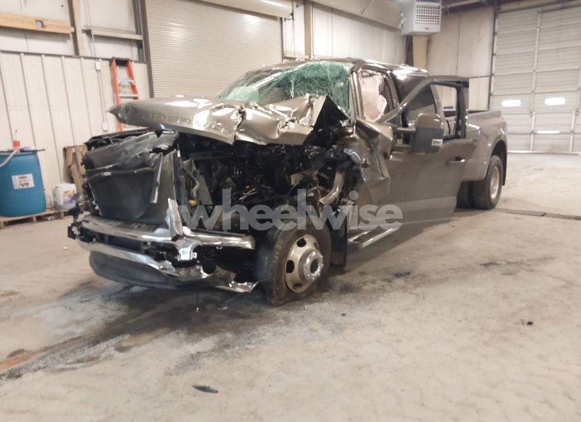 Photo 2 of 2023 Ford F-350 LARIAT (VIN 1FT8W3DT9PEC48011)