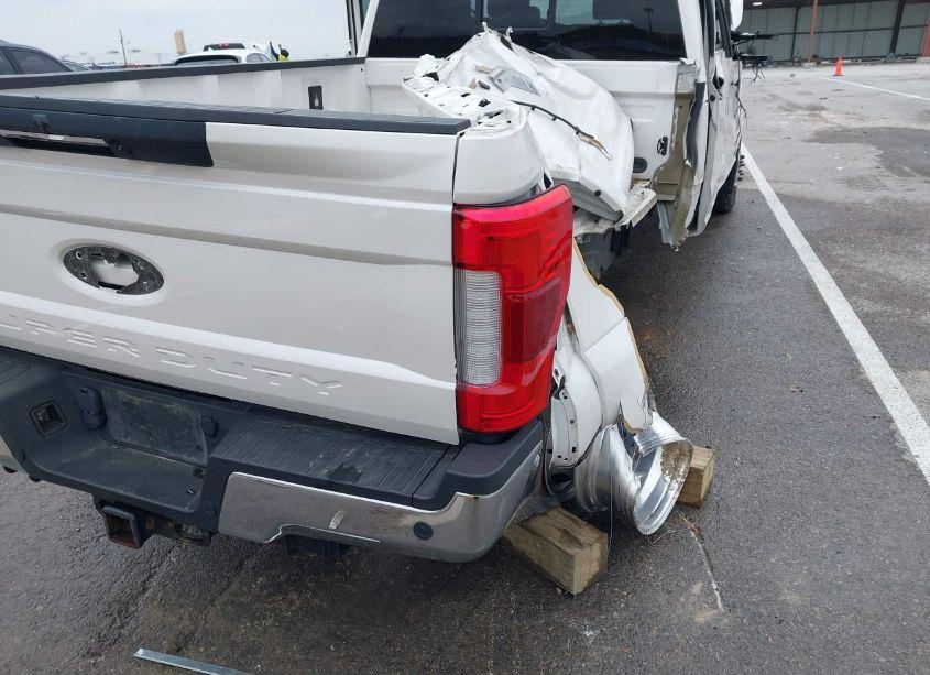 Photo 22 of 2019 Ford F-350 LARIAT (VIN 1FT8W3DTXKEC67837)