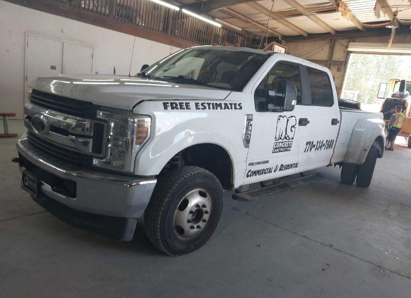 Photo 2 of 2019 Ford F-350 XL (VIN 1FT8W3DTXKEE08535)