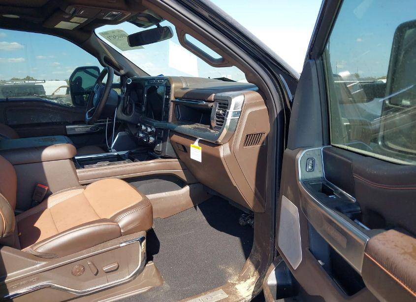 Photo 5 of 2024 Ford F-450 KING RANCH (VIN 1FT8W4DM3REE49193)