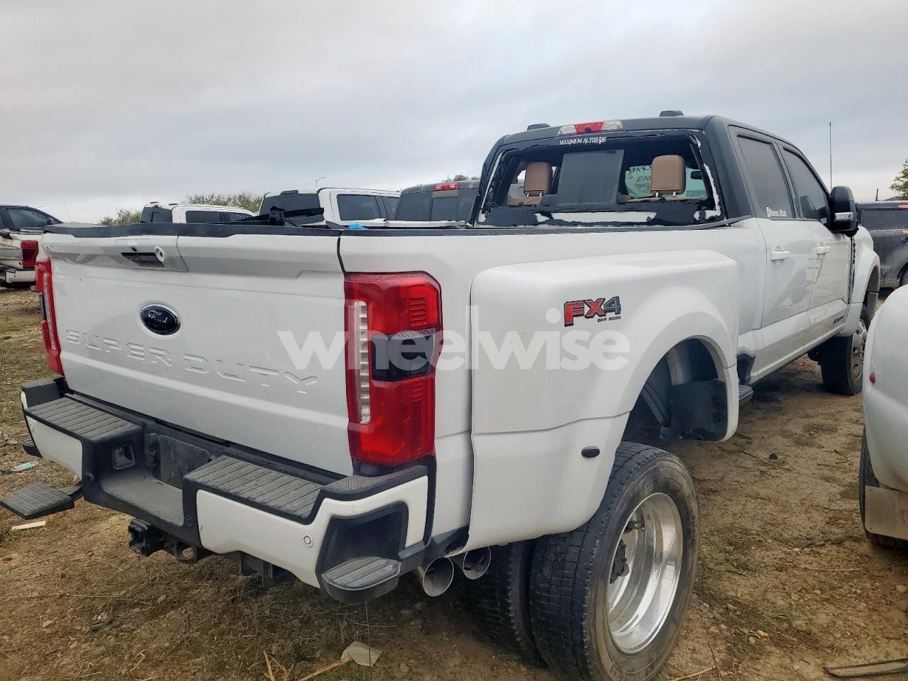 Photo 3 of 2024 FORD F450 SUPER DUTY N/A (VIN 1FT8W4DT5REC01292)