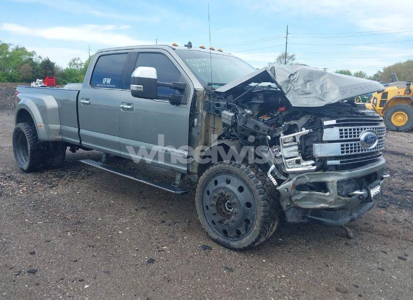 2019 Ford F-450 PLATINUM (VIN 1FT8W4DT8KEF64207) main photo
