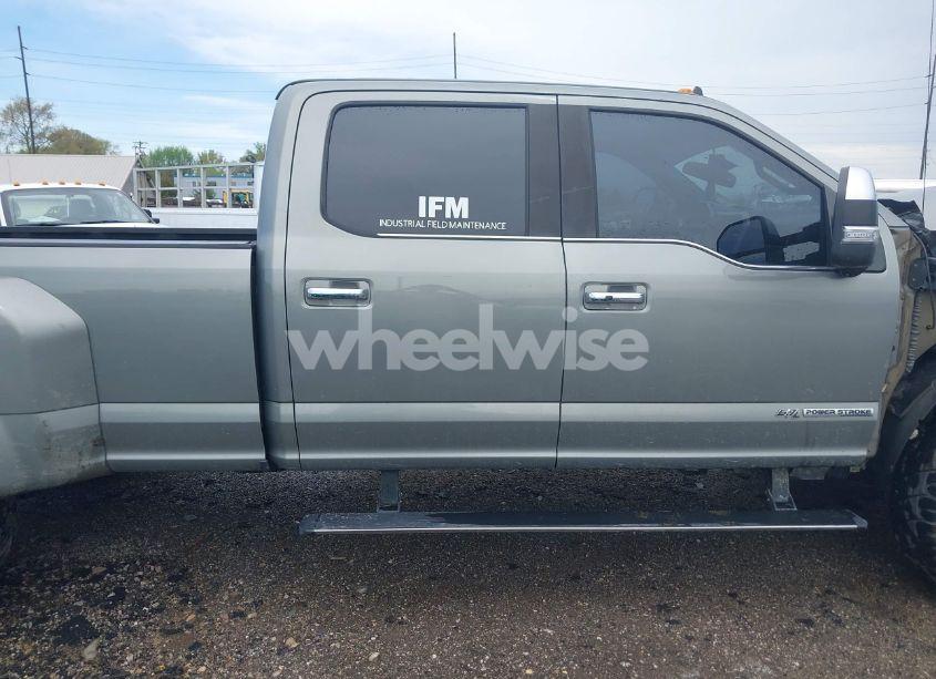 Photo 14 of 2019 Ford F-450 PLATINUM (VIN 1FT8W4DT8KEF64207)