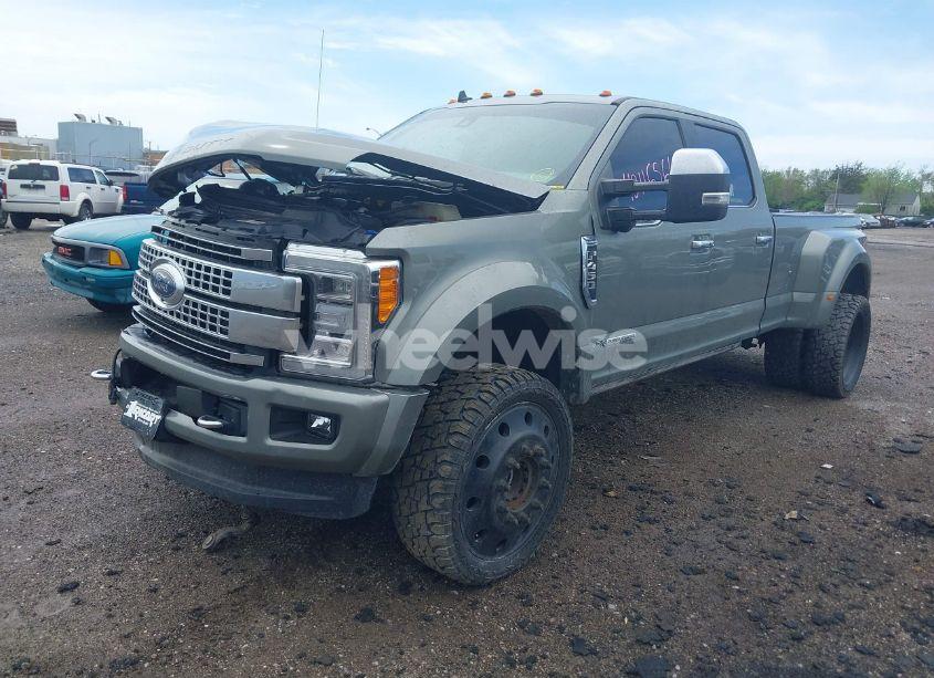 Photo 2 of 2019 Ford F-450 PLATINUM (VIN 1FT8W4DT8KEF64207)