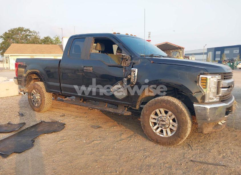 2019 Ford F-350 XL (VIN 1FT8X3BT8KED51042) main photo