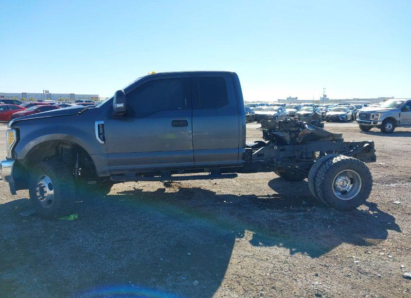 Photo 14 of 2017 Ford F-350 XLT (VIN 1FT8X3D66HEB22214)