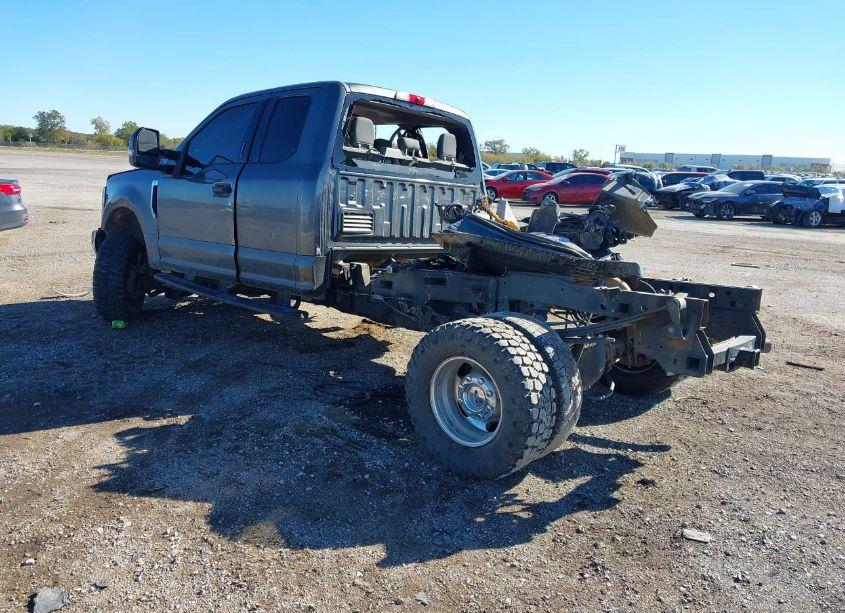 Photo 3 of 2017 Ford F-350 XLT (VIN 1FT8X3D66HEB22214)