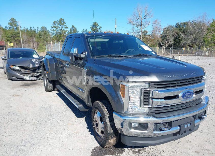 2019 Ford F-350 XLT (VIN 1FT8X3DT1KEC90663) main photo