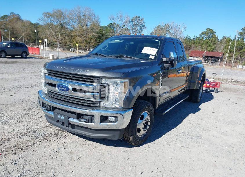 Photo 2 of 2019 Ford F-350 XLT (VIN 1FT8X3DT1KEC90663)