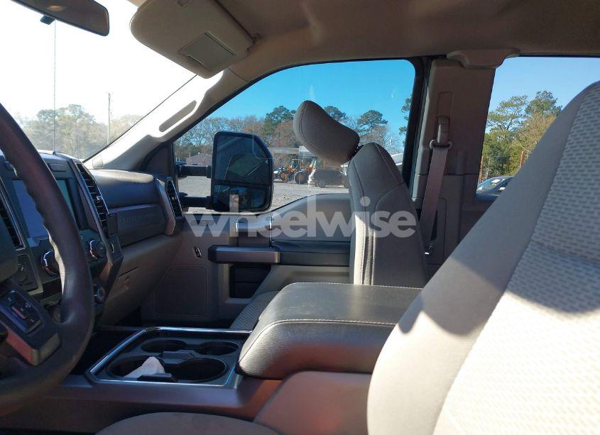 Photo 6 of 2019 Ford F-350 XLT (VIN 1FT8X3DT1KEC90663)
