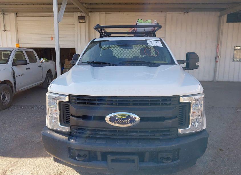 Photo 12 of 2018 Ford F-250 XL (VIN 1FTBF2A61JEC47943)