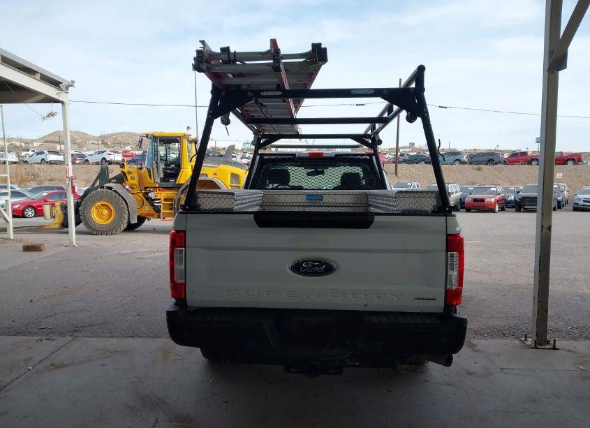 Photo 16 of 2018 Ford F-250 XL (VIN 1FTBF2A61JEC47943)