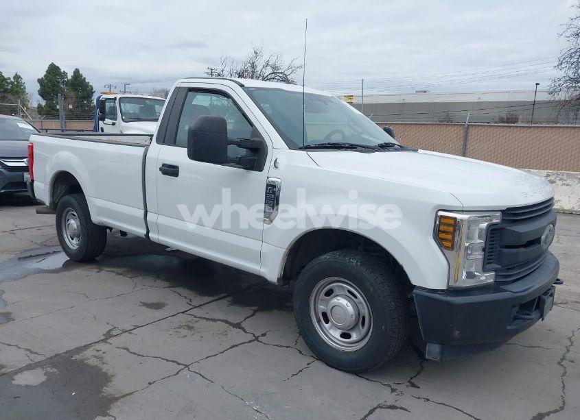 2019 Ford F-250 XL (VIN 1FTBF2A65KEC88948) main photo