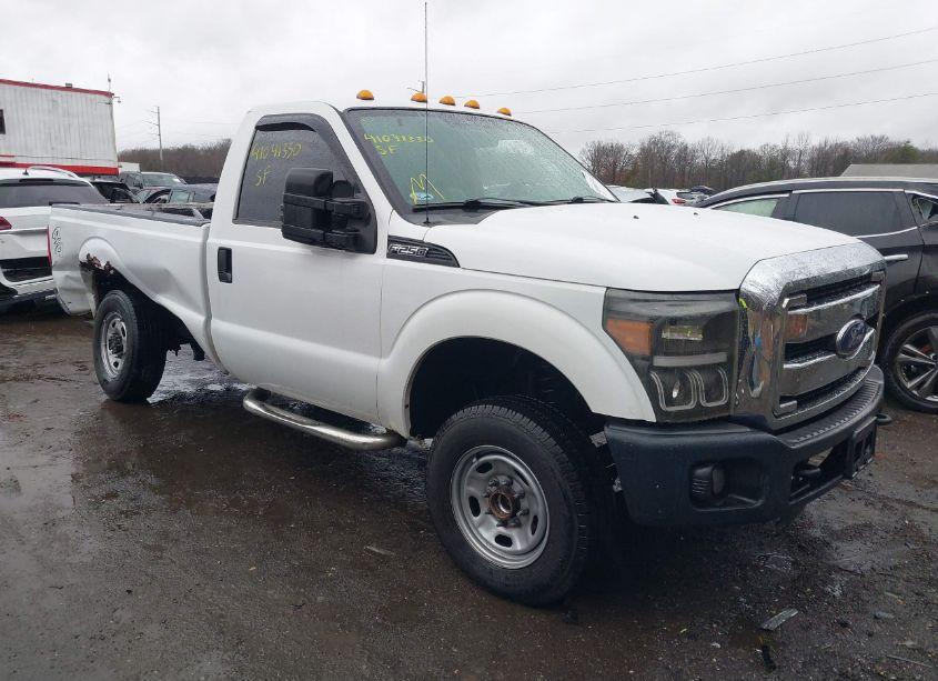 2011 Ford F-250 XL (VIN 1FTBF2B60BEB82471) main photo