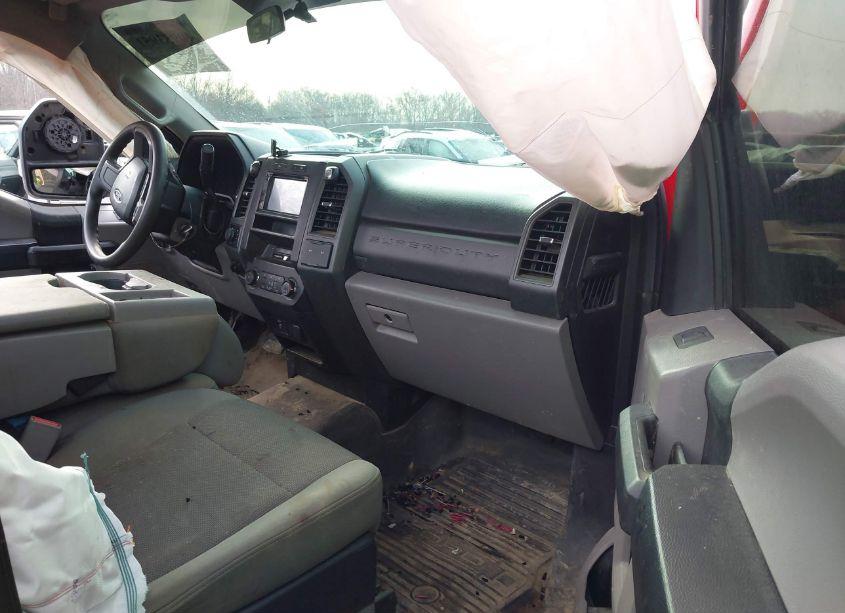 Photo 5 of 2017 Ford F-250 XL (VIN 1FTBF2B60HEB45882)