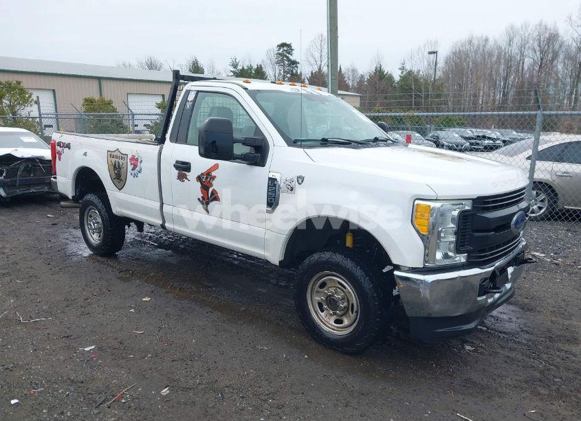2017 Ford F-250 XL (VIN 1FTBF2B60HEC06678) main photo