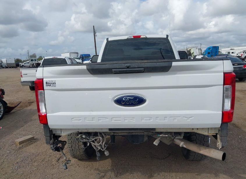 Photo 16 of 2019 Ford F-250 XL (VIN 1FTBF2B62KEG40642)