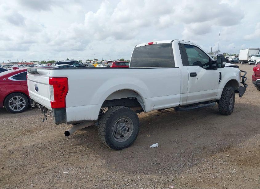 Photo 4 of 2019 Ford F-250 XL (VIN 1FTBF2B62KEG40642)
