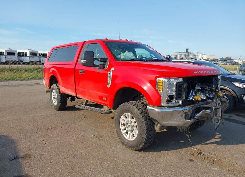 2018 Ford F-250 XL (VIN 1FTBF2B63JEB17709) main photo