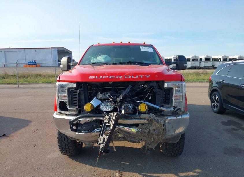 Photo 12 of 2018 Ford F-250 XL (VIN 1FTBF2B63JEB17709)