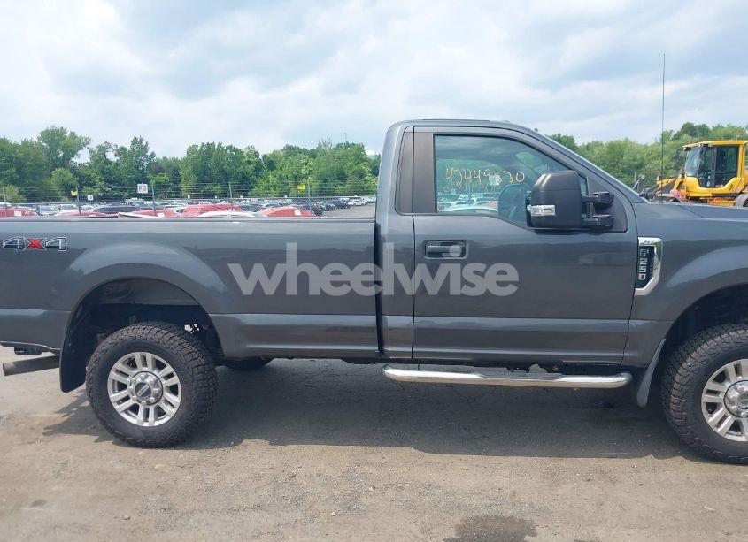 Photo 13 of 2017 Ford F-250 XLT (VIN 1FTBF2B64HEE40421)