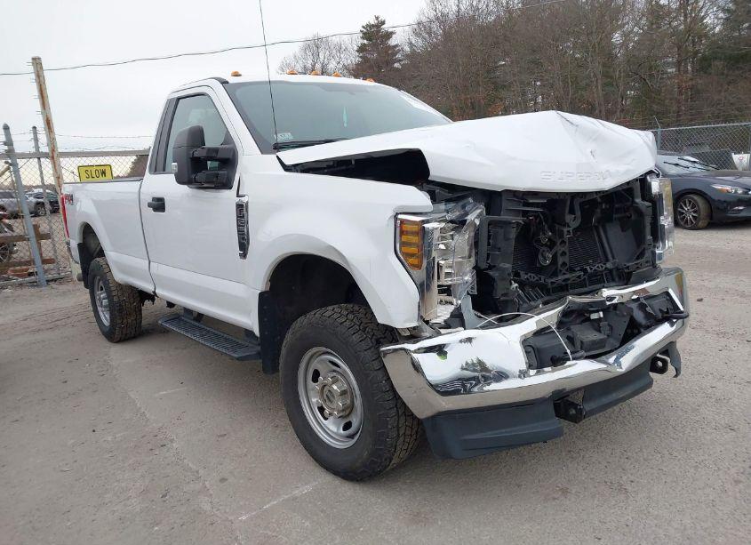 2019 Ford F-250 XL (VIN 1FTBF2B69KEG22753) main photo