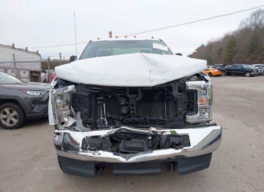Photo 12 of 2019 Ford F-250 XL (VIN 1FTBF2B69KEG22753)