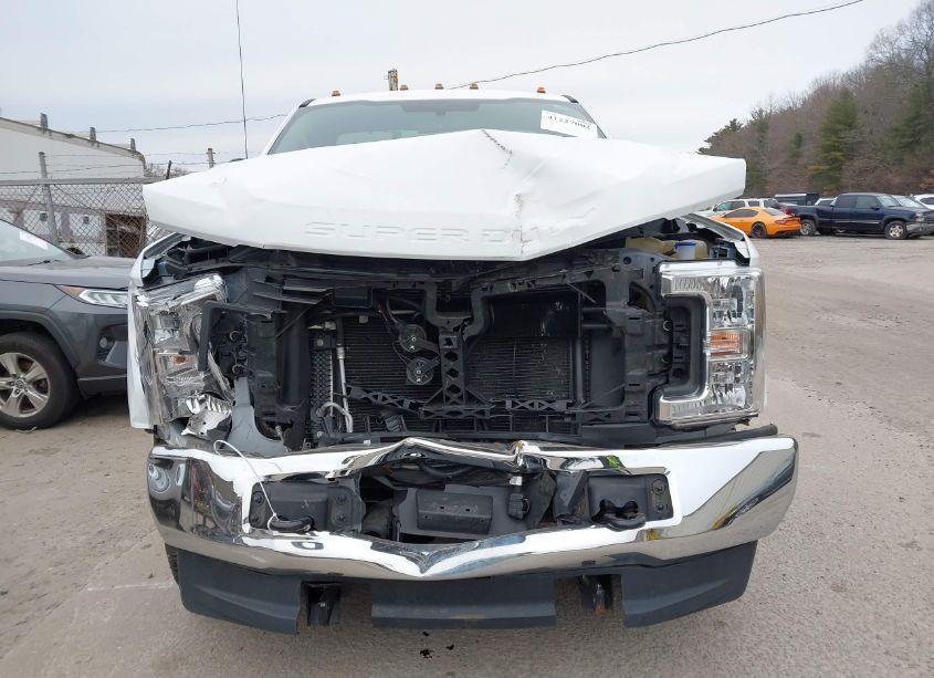 Photo 6 of 2019 Ford F-250 XL (VIN 1FTBF2B69KEG22753)