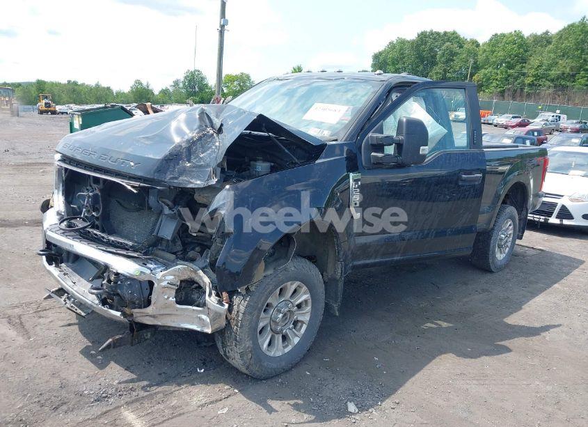 Photo 2 of 2020 Ford F-250 XLT (VIN 1FTBF2B6XLEC36246)