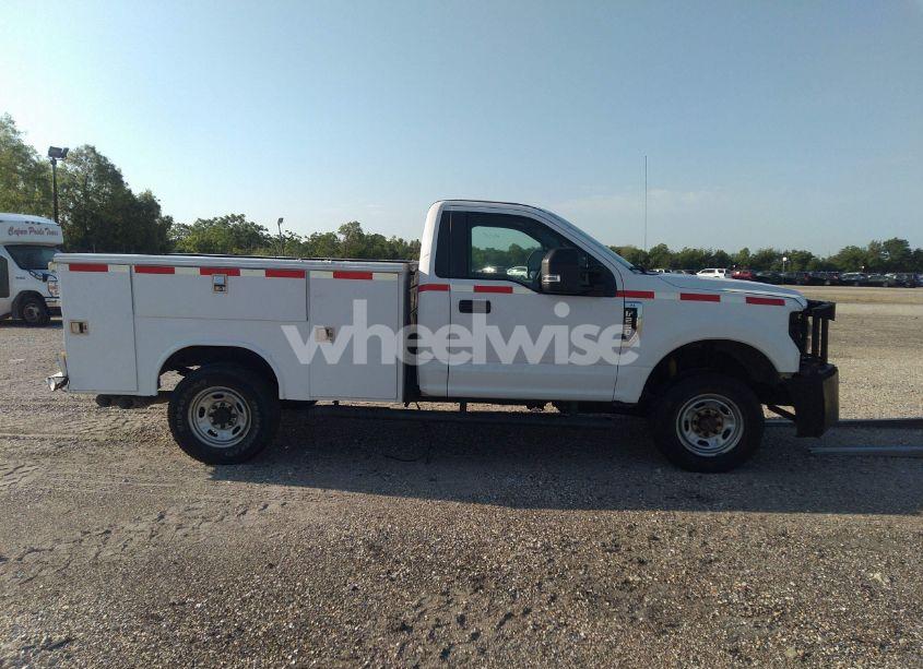 Photo 13 of 2017 Ford F-250 XL (VIN 1FTBF2BT9HEC33223)