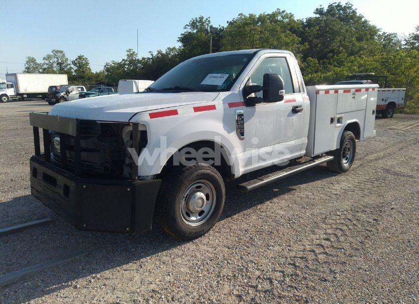 Photo 2 of 2017 Ford F-250 XL (VIN 1FTBF2BT9HEC33223)