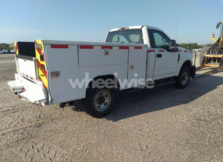 Photo 4 of 2017 Ford F-250 XL (VIN 1FTBF2BT9HEC33223)