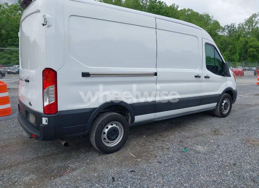 Photo 4 of 2022 Ford Transit-250 N/A (VIN 1FTBR1C85NKA74578)