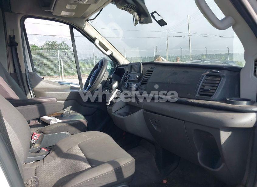 Photo 5 of 2020 Ford Transit-250 N/A (VIN 1FTBR1C87LKA51039)